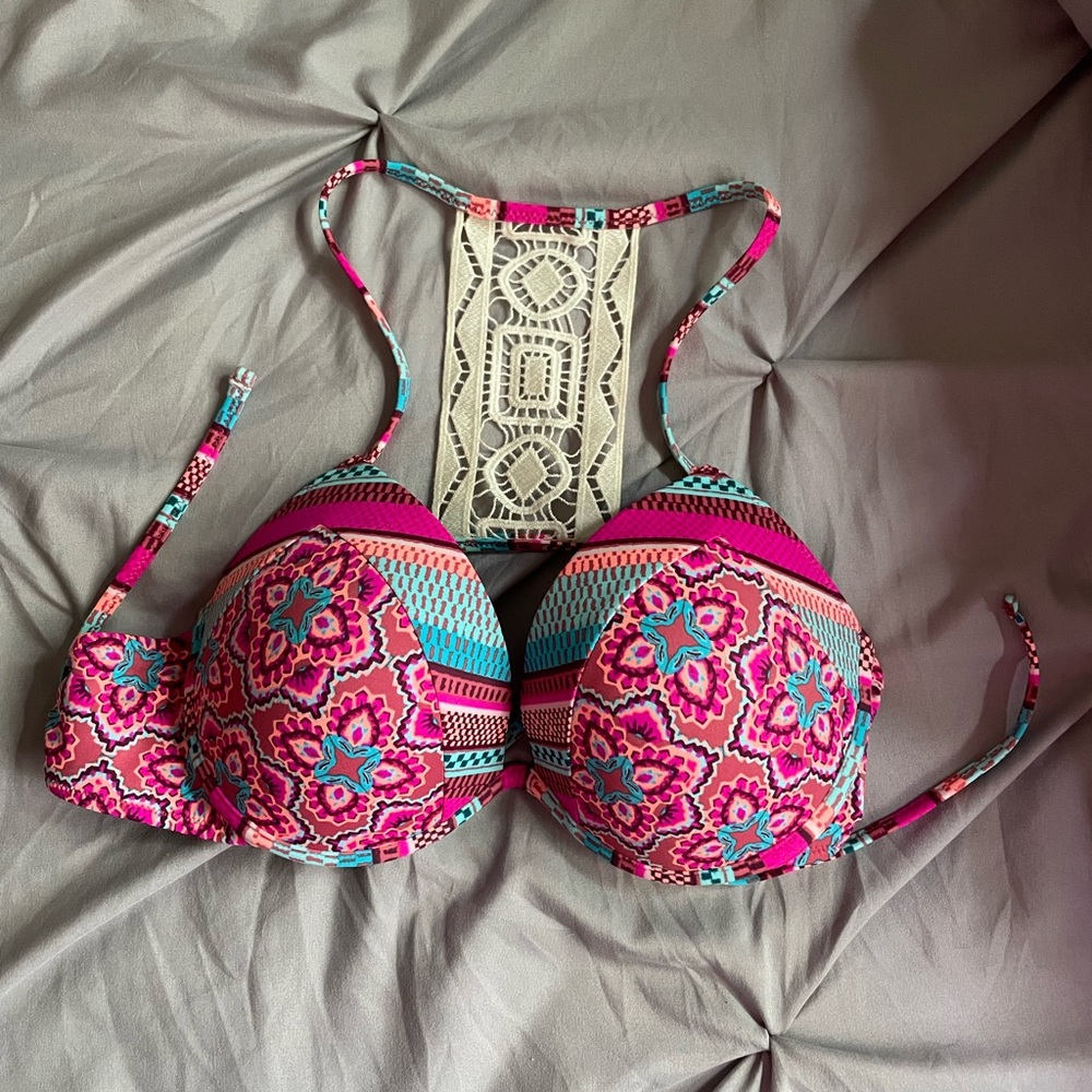 Shade & shore swimsuit top